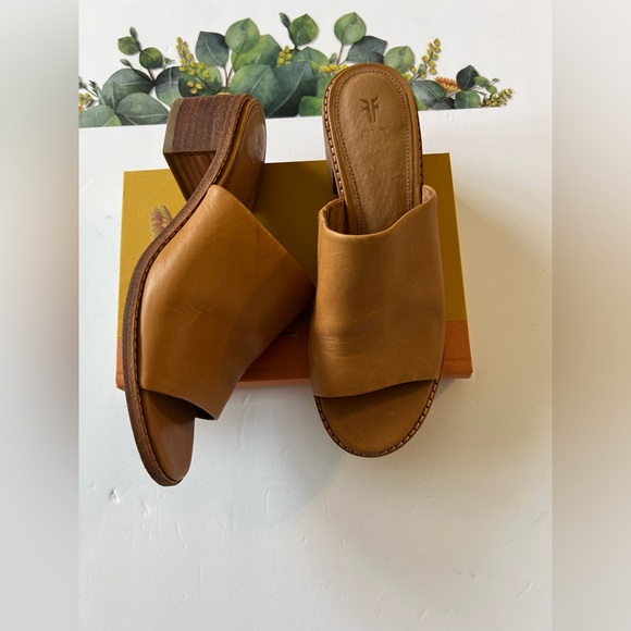 Frye Shoes - Frye Women’s Cindy Mule Peep Toe Healed Sandals
